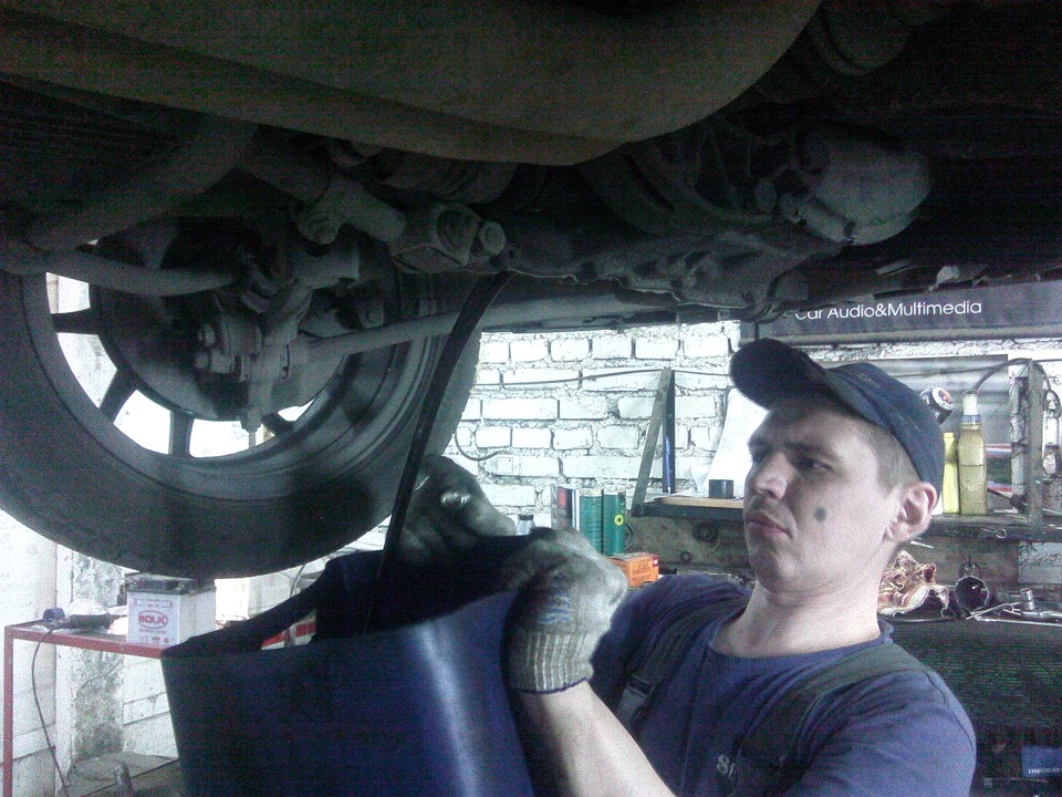 Масло в коробку — Lada Калина Хэтчбек (1G), 1,6 л, 2006 года | визит на ...