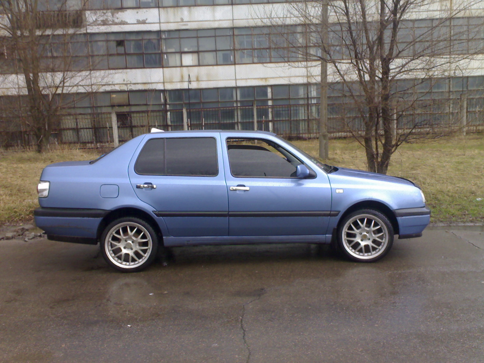 Volkswagen Vento на дисках r17