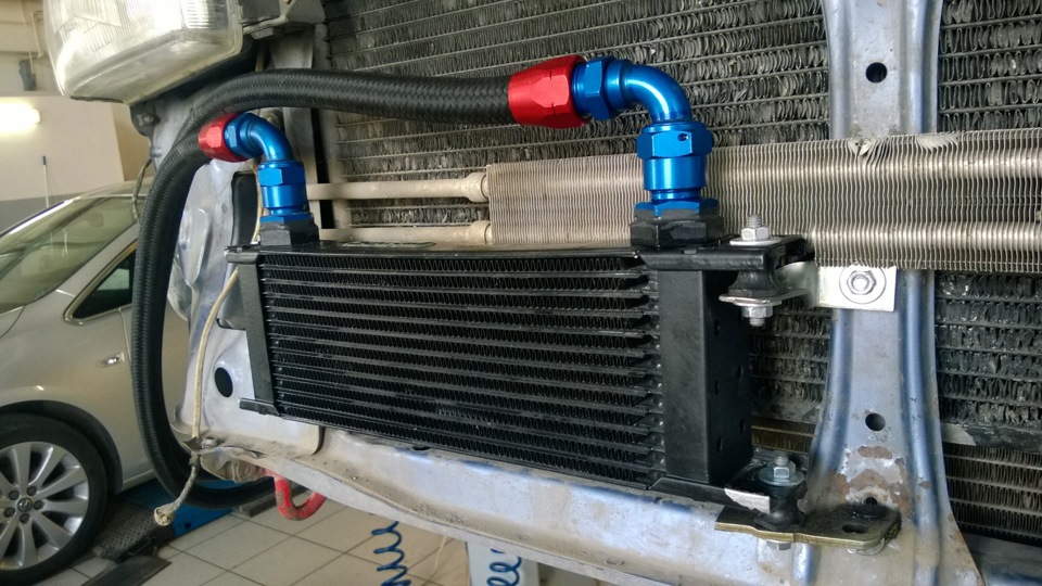 Как охлаждается масло. Охладитель моторного масла. Система охлаждение автомобильное акпп. Охлаждение моторного масла видео. Система охлаждения лансер 10 2.