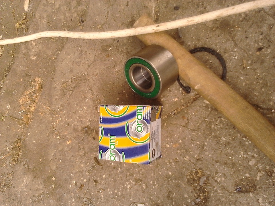 Замена подшипника колеса без съемника. — LADA 21099, 1,5 л., 1997 года ...