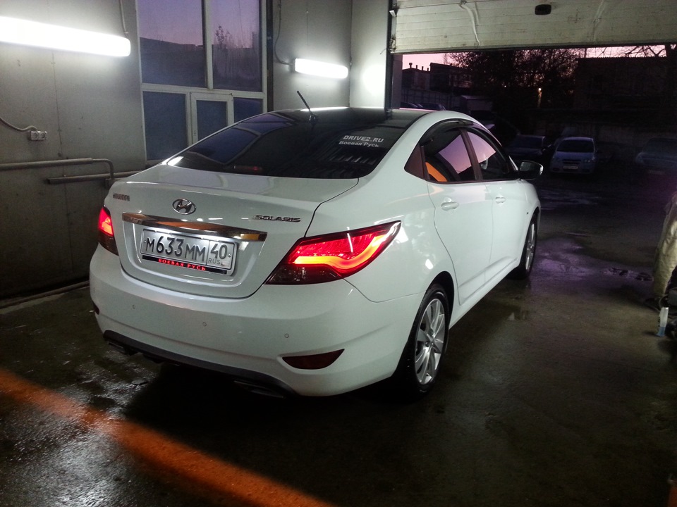Светящаяся номерная рамка (снял) — Hyundai Solaris (1G), 1,6 л, 2014 ...