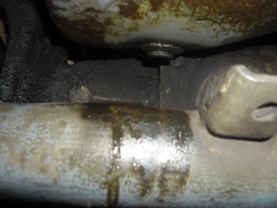 Замена прокладки под крышкой клапанов) — Lada 4x4 3D, 1,6 л, 1992 года ...