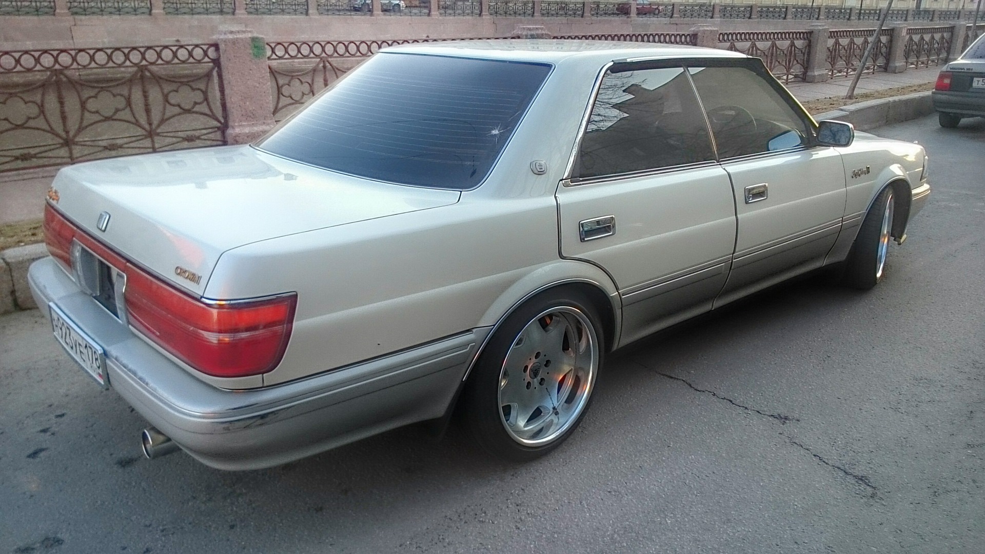 Toyota Crown VIII (S130)