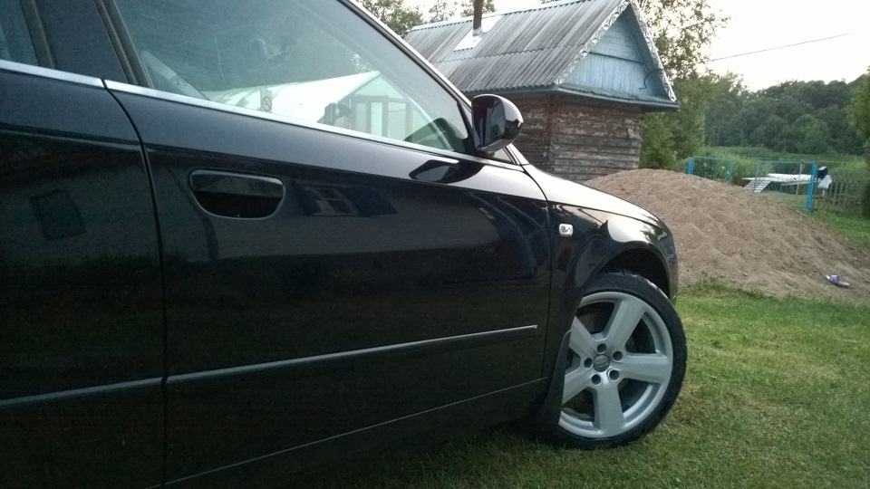 Audi A4 Черный самолет