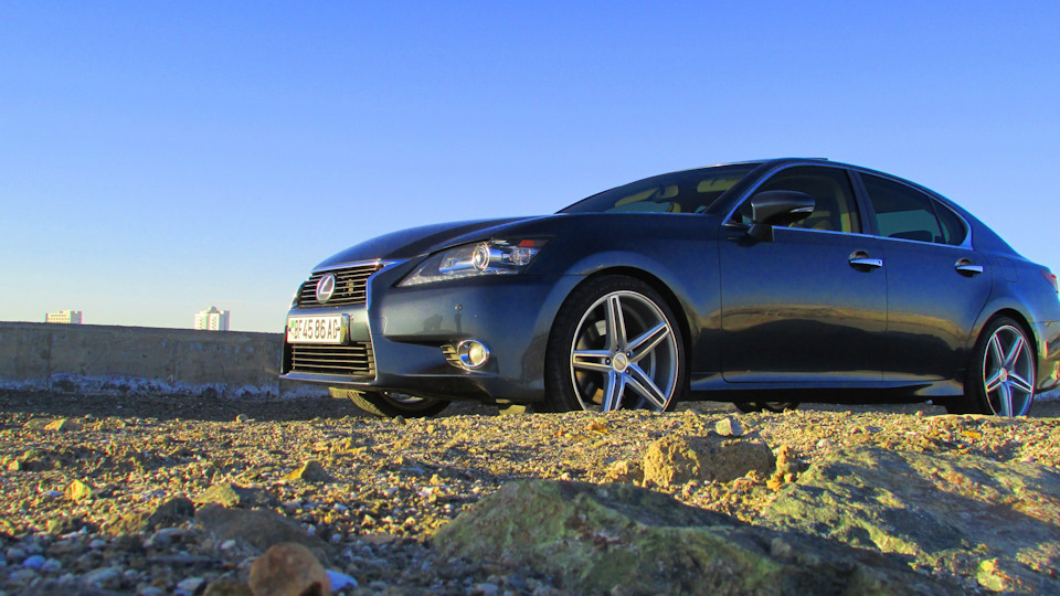 Lexus gs350 fsport r18