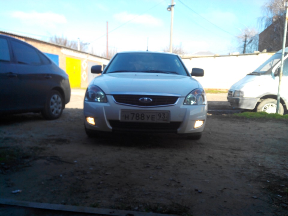 новые лампочки в птф — Lada Приора хэтчбек, 1,6 л, 2012 года ...