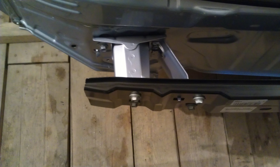 Усилитель заднего бампера гранта. Установка усилителя бампера. Установка усилителя бампера. Усилитель переднего бампера калина 2. Установка усилителя бампера.