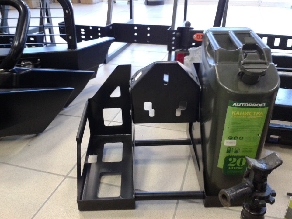 965d02s 960 Как крепить канистру в прицепе