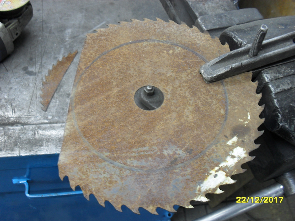 Фото в бортжурнале Самодельный минитрактор