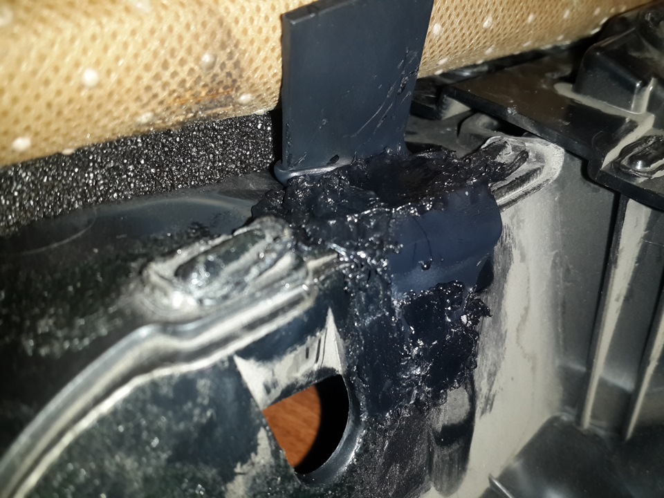 Не плотно прилегает ручка п/п двери — Volvo S80 II, 3,2 л., 2007 года ...