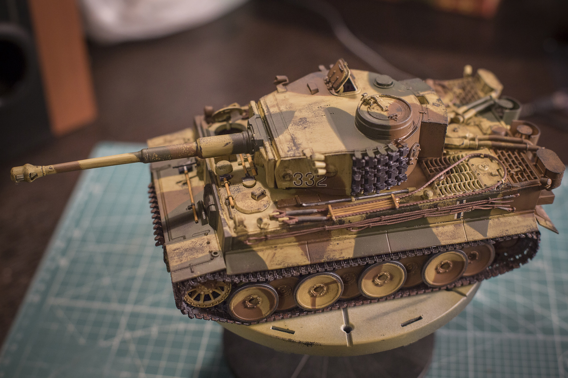 Собранные сборные модели. Танк тигр звезда 1/35. Модель танка "t-vi тигр". Модель танка тигр везеринг. Модель танка тигр 2.