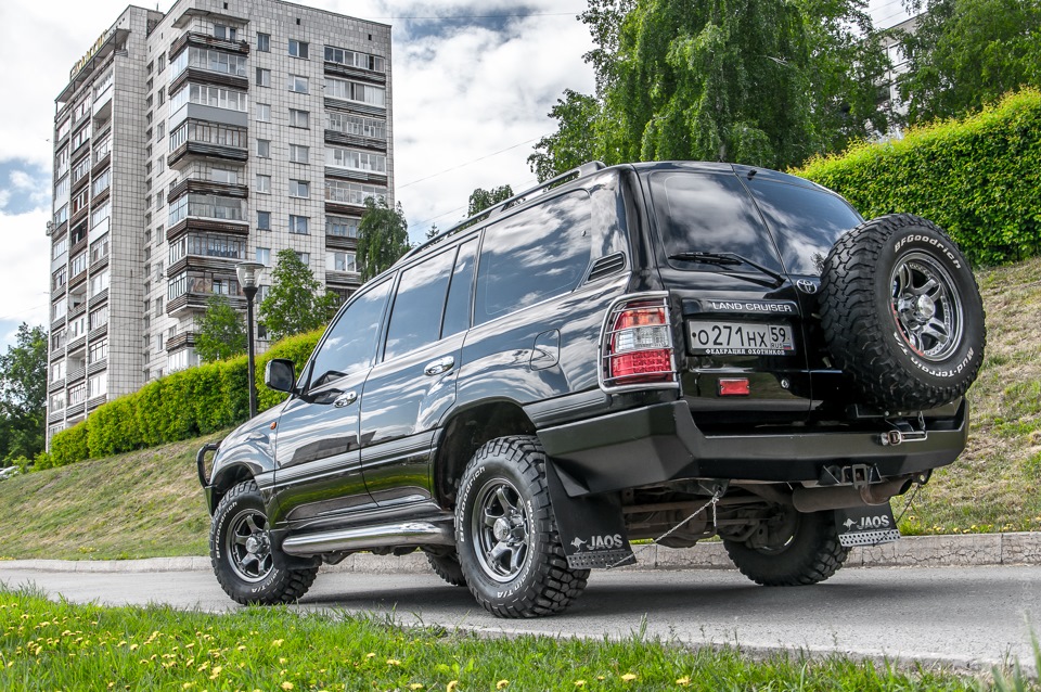 Тойота ленд крузер 105. Toyota Land Cruiser 105 GX r2. Land Cruiser 105 GX r2. Toyota Land Cruiser 105 кузов.