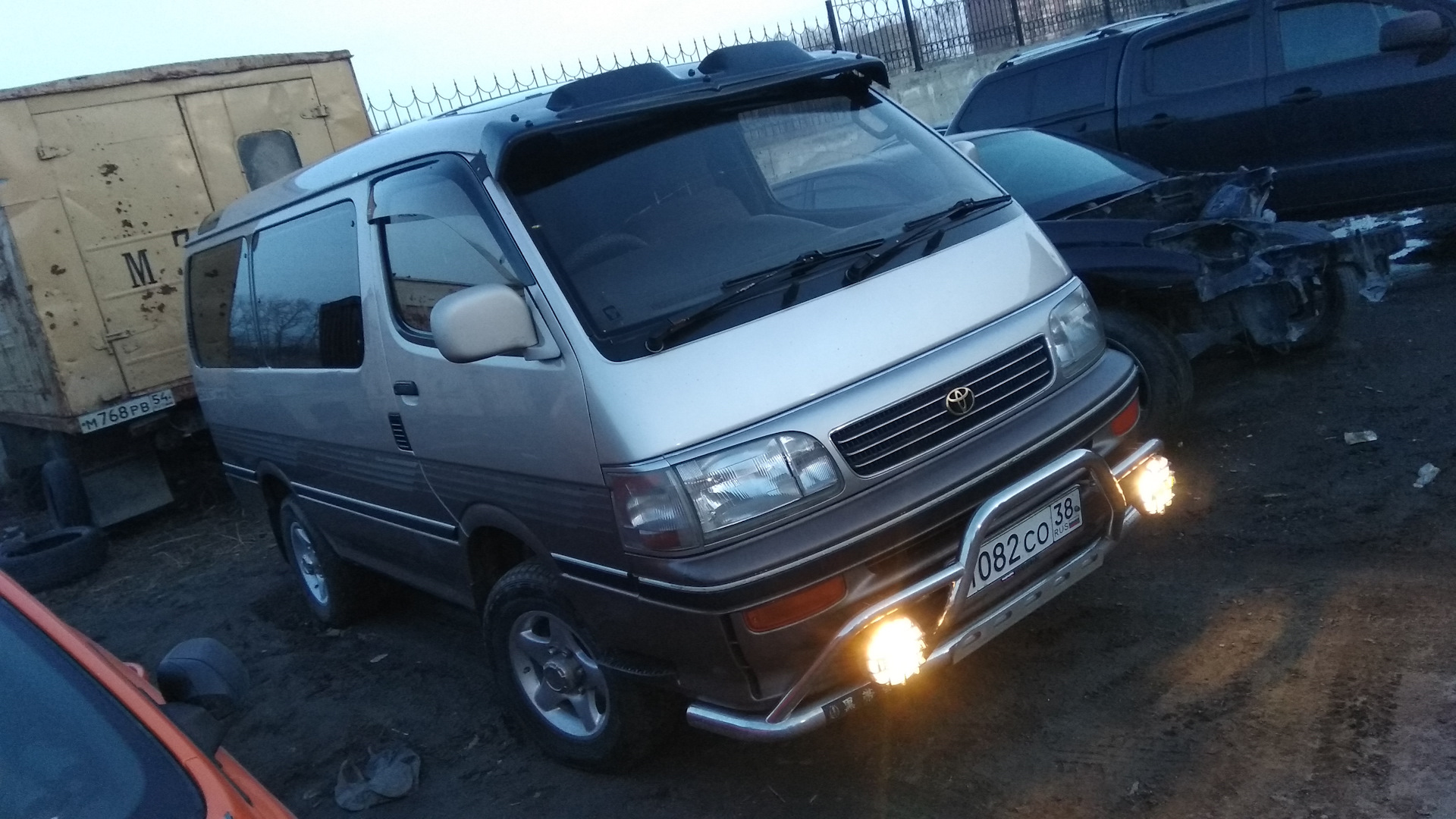 Хайс в приморском крае. Toyota Hiace h100. Toyota Hiace h100 Drom. Hiace Toyota h200 2004. Toyota Hiace 95.