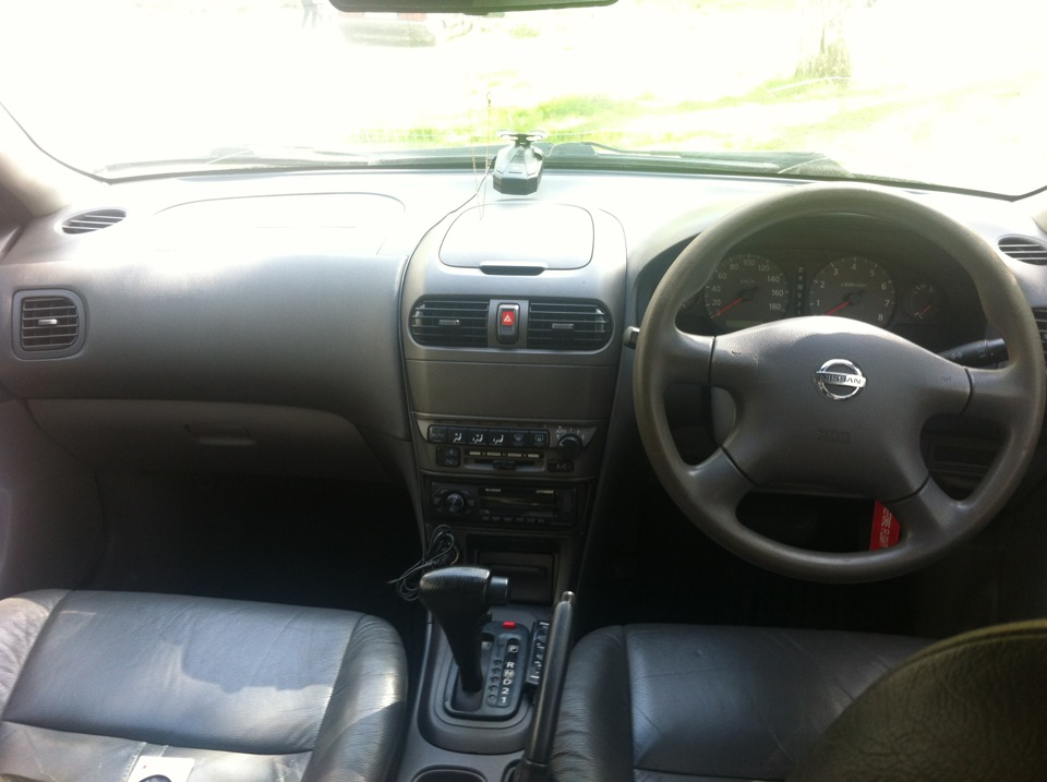 Nissan Sunny 2003 салон