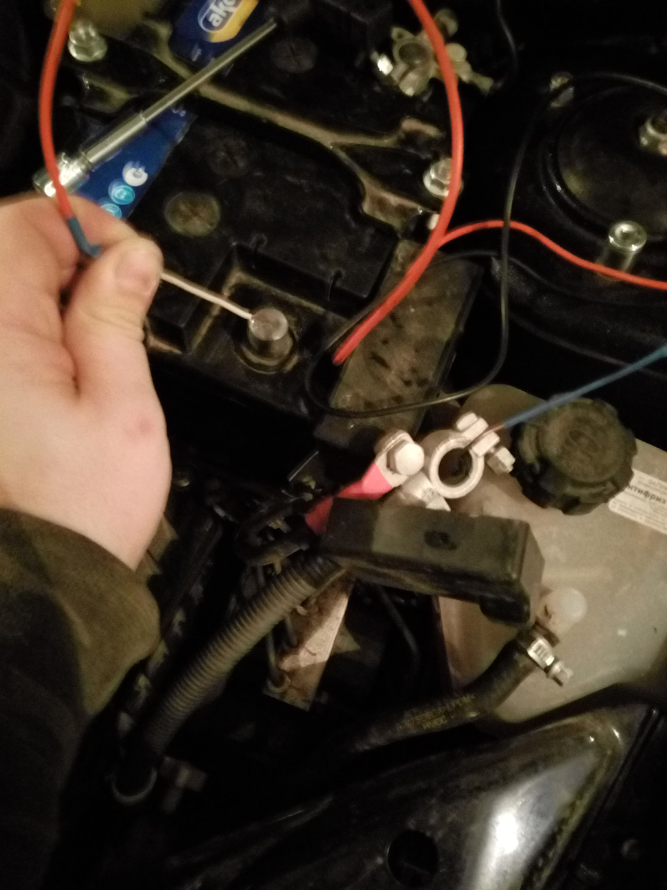 Замер утечки тока. — Lada Гранта лифтбек, 1,6 л, 2015 года ...