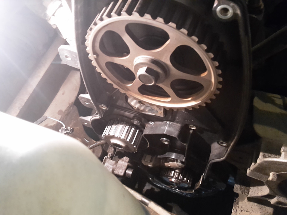 Замена ремня грм помпы и антифриза — Lada Гранта (1G), 1,6 л, 2013 года ...