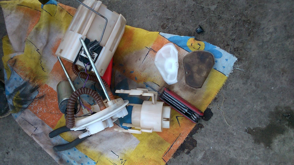 016:Замена сетки на бензонасосе — Lada 2114, 1,6 л, 2010 года | своими ...