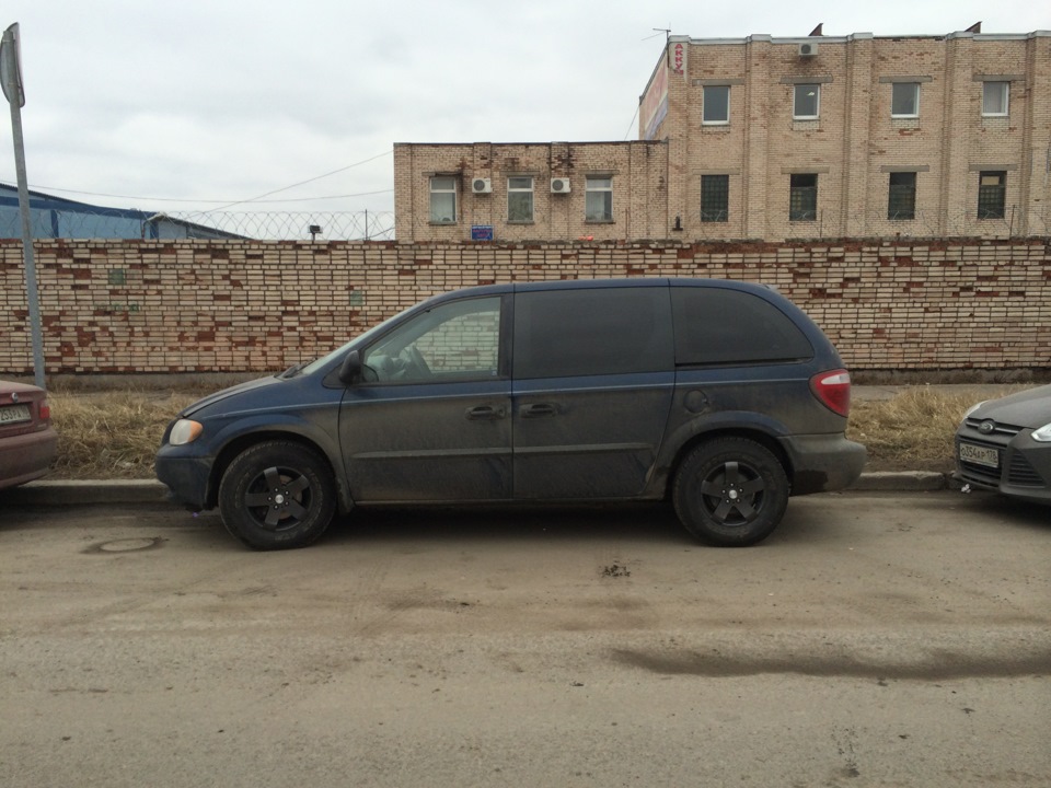 Диск караван. Dodge Caravan 2.4. Додж Гранд Караван на 235/70 r16. Dodge Caravan 225/75 r15. Додж Караван на 235 70 r16.