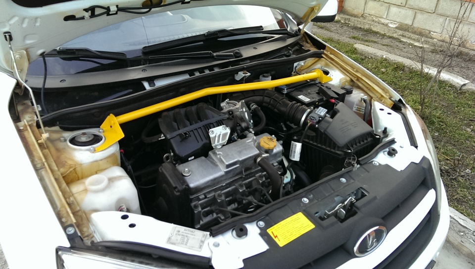 Распорка передних стоек от Калины — Lada Гранта (1G), 1,6 л, 2013 года ...