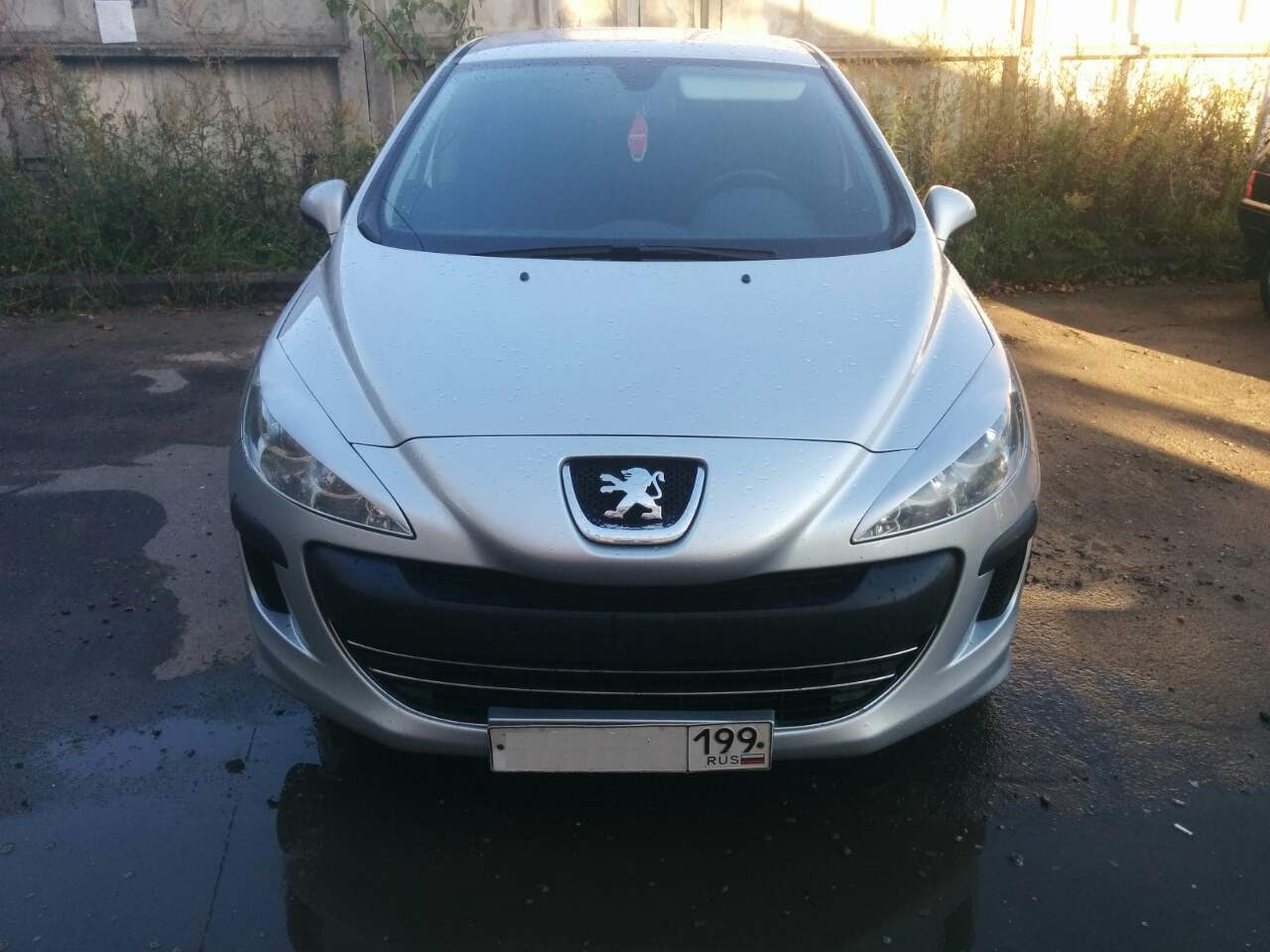 Пежо 308 передний фара. Реснички на фары Пежо 308. Peugeot 308 реснички. Пежо 308 дорестайл. Реснички Пежо 408.