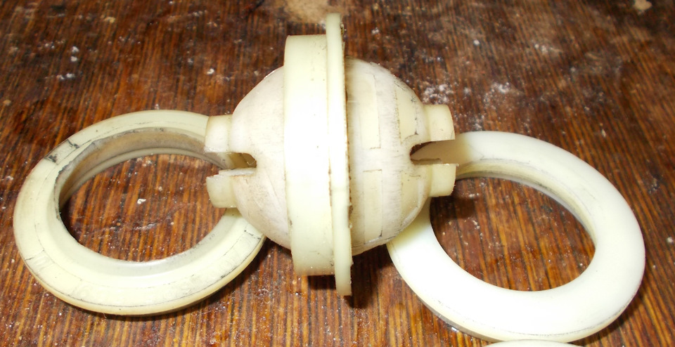 на столько проваливается яблочко в старом фланце — Renault Kangoo (1G)