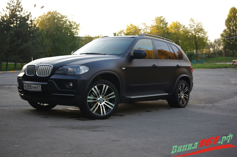 Черный матовый 5x. BMW x5 2014 черный-матовый. Матовый BMW x5 2014. BMW x5 черный матовый. БМВ х5 черный матовый.