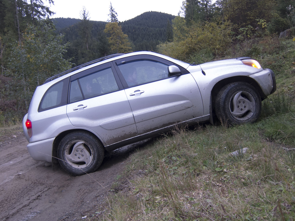Фото в бортжурнале Toyota RAV4 (II)