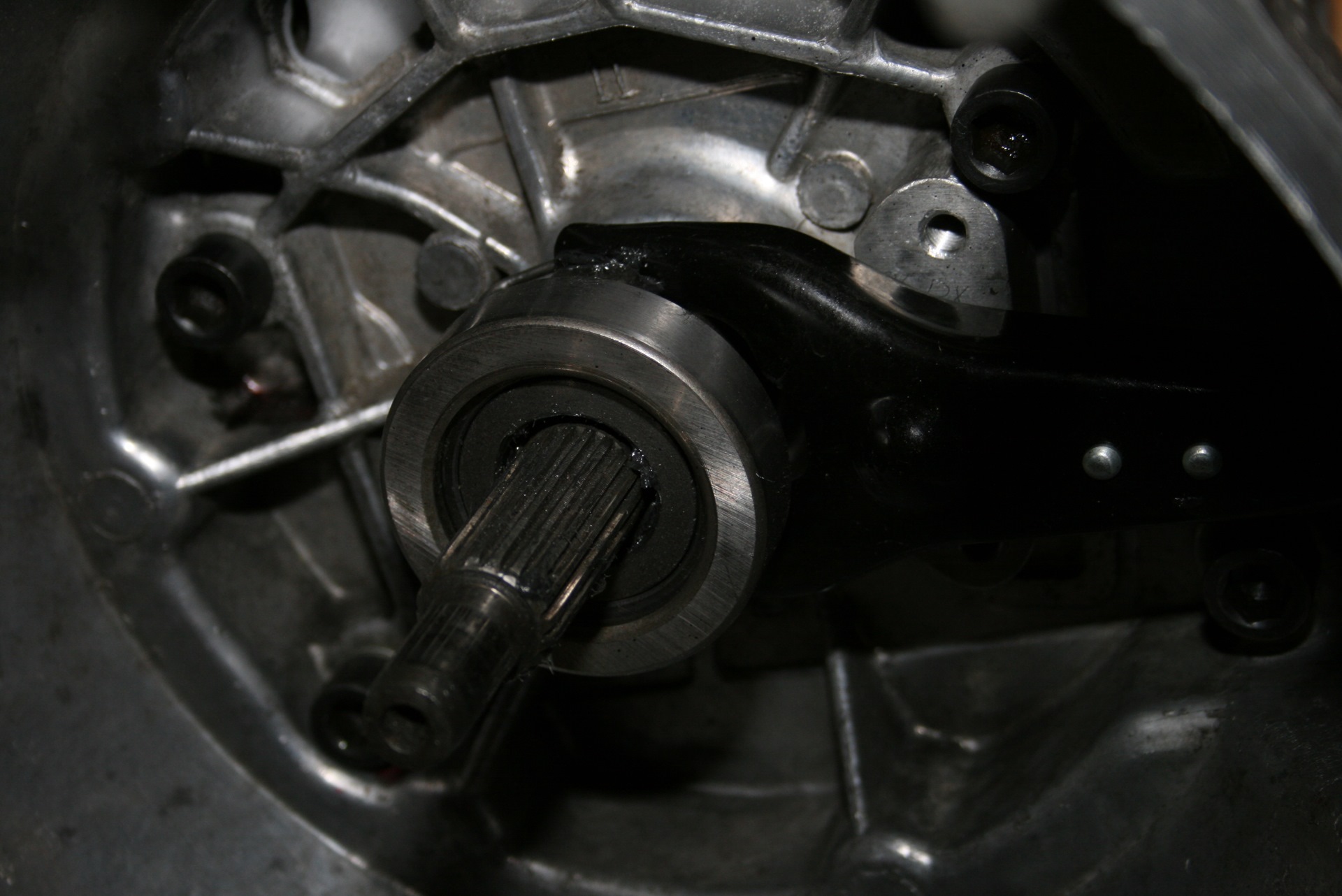 Установка выжимного подшипника от ВАЗ. — ИЖ Москвич 412, 1,8 л, 1991 ...