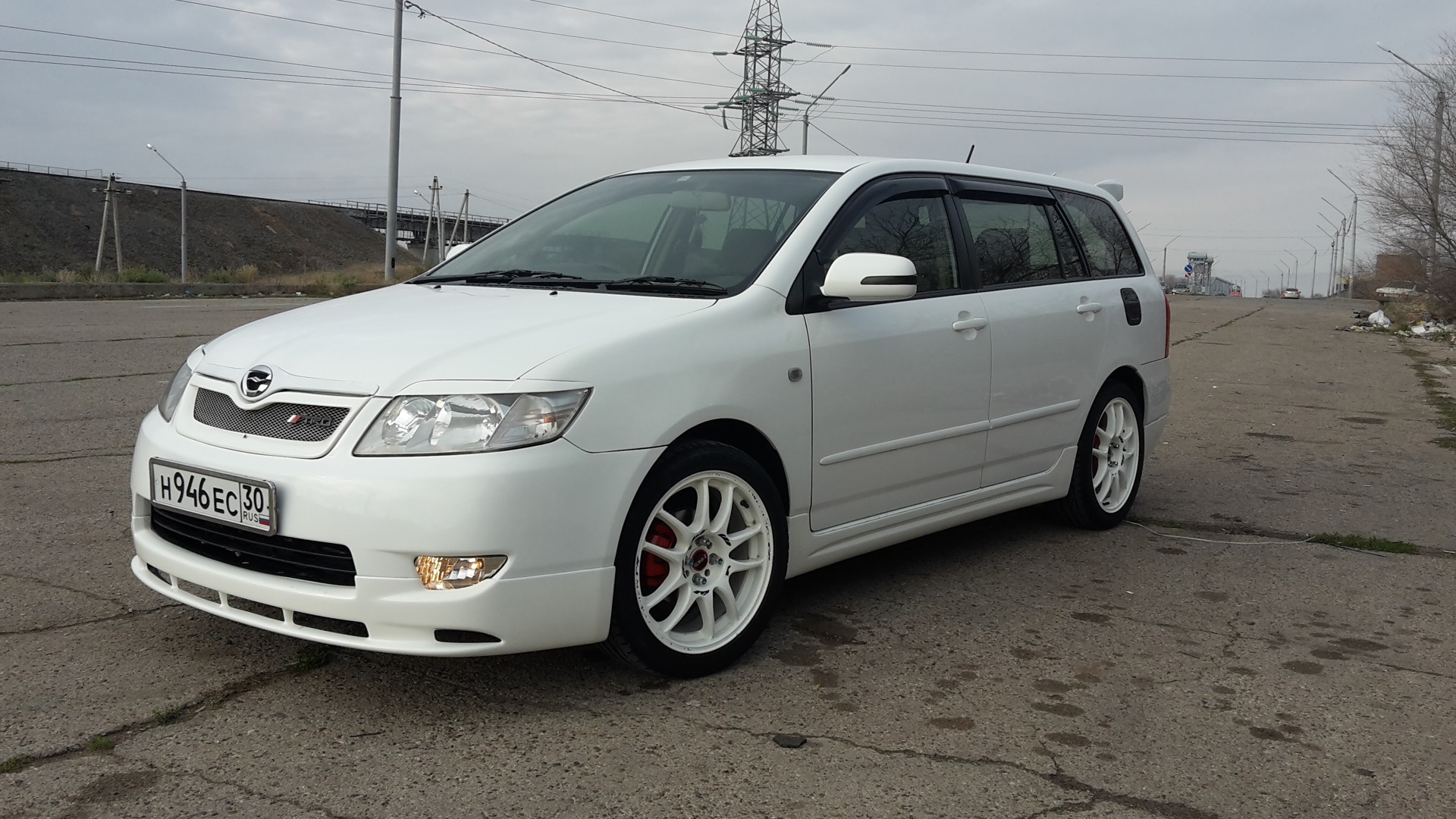 Белый филдер. Тойота Королла Филдер 2005. Королла Филдер 120 кузов. Fielder 141. Toyota Corolla Fielder белый.