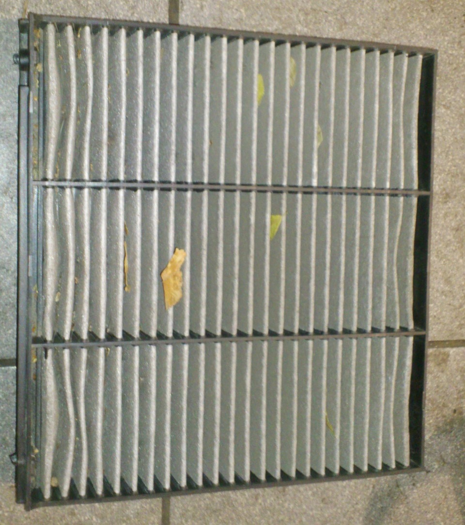 Салонный фильтр (Отработанный) — Mitsubishi Pajero (3G)