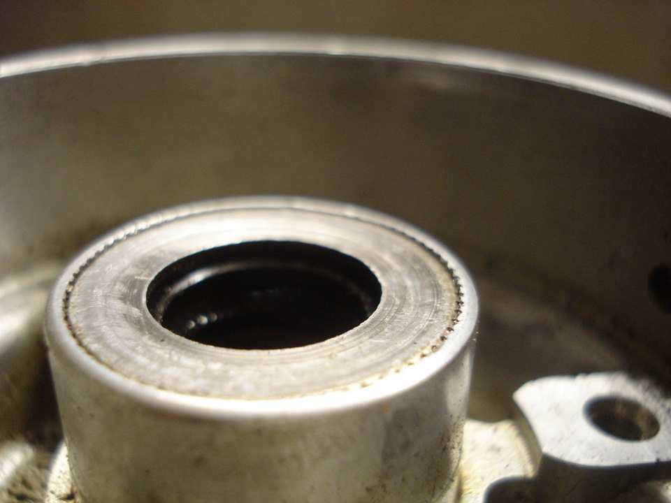 кап. ремонт ч.3 Сальник трамблера — Audi 100 Avant (C4), 2 л, 1994 года ...