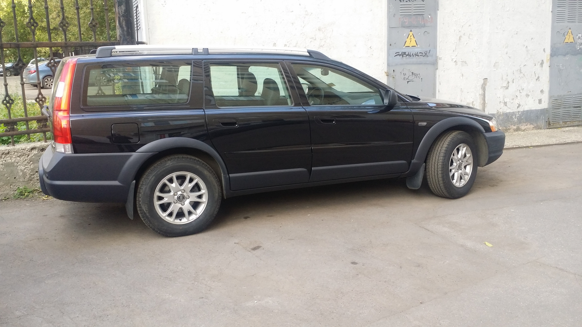 Volvo XC70 II 2.5 бензиновый 2005 | 2,5 т 