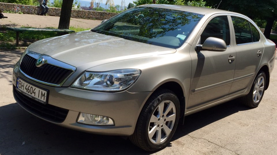 Не дождался наклеек, воткнул колпачки))) — Skoda Octavia A5 Mk2, 1,8 л ...