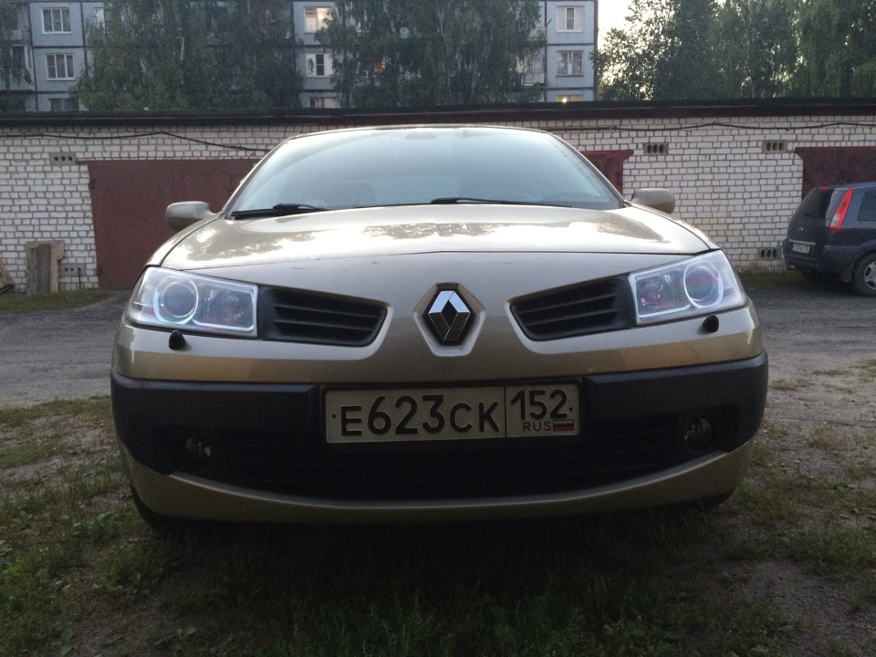 На машине — Renault Megane II