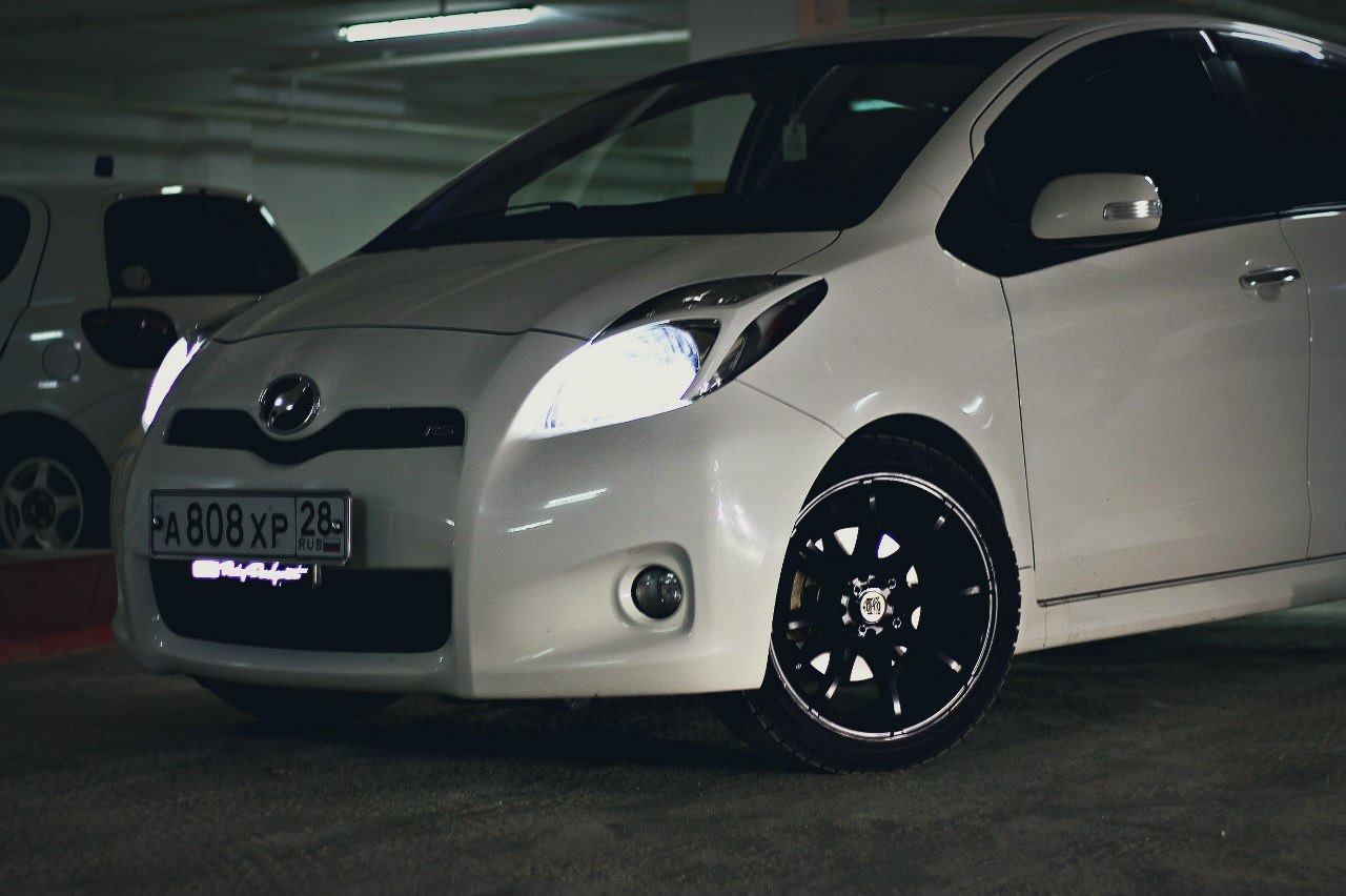 Toyota Vitz 2 RS