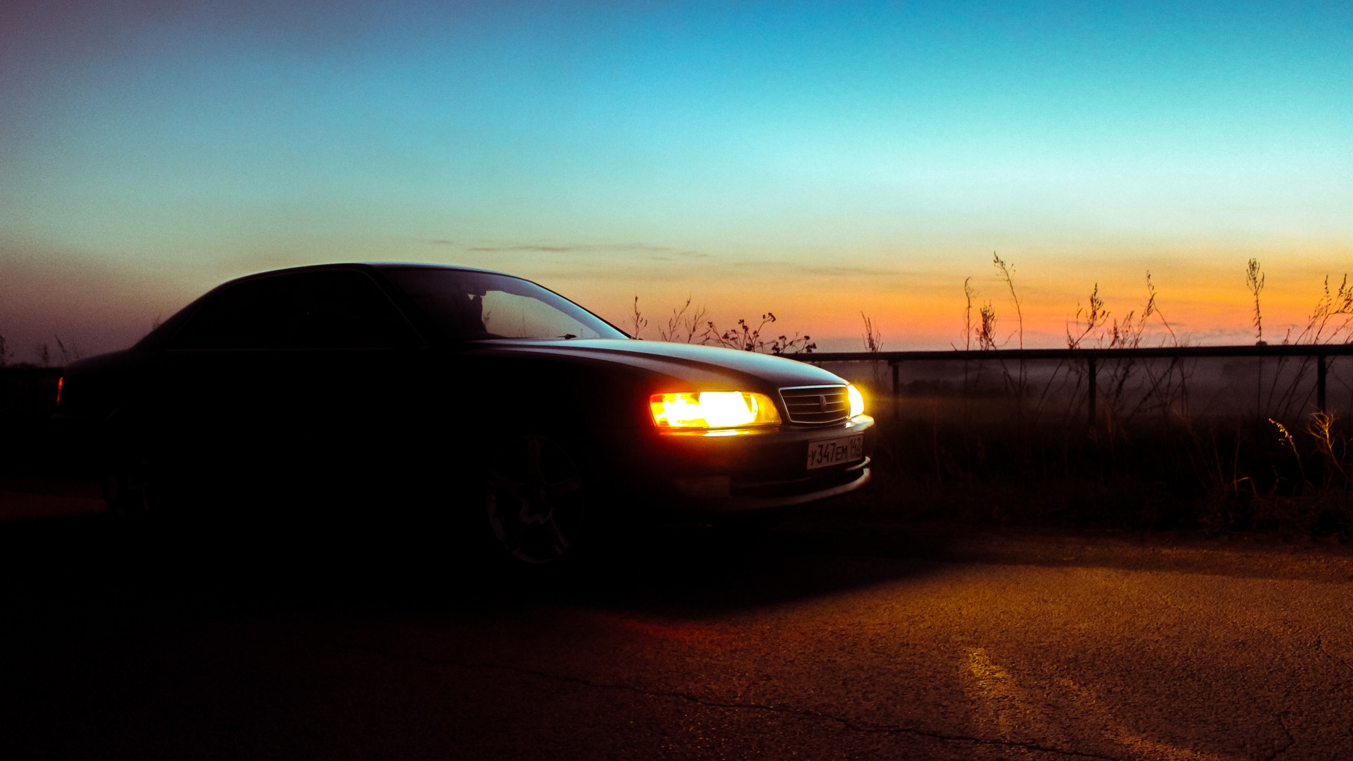 Фото закат машина. Toyota Chaser 100 закат. Тойота Чайзер на закате. Тойота Чайзер 100 на закате. Тойота Чазеры на закате.