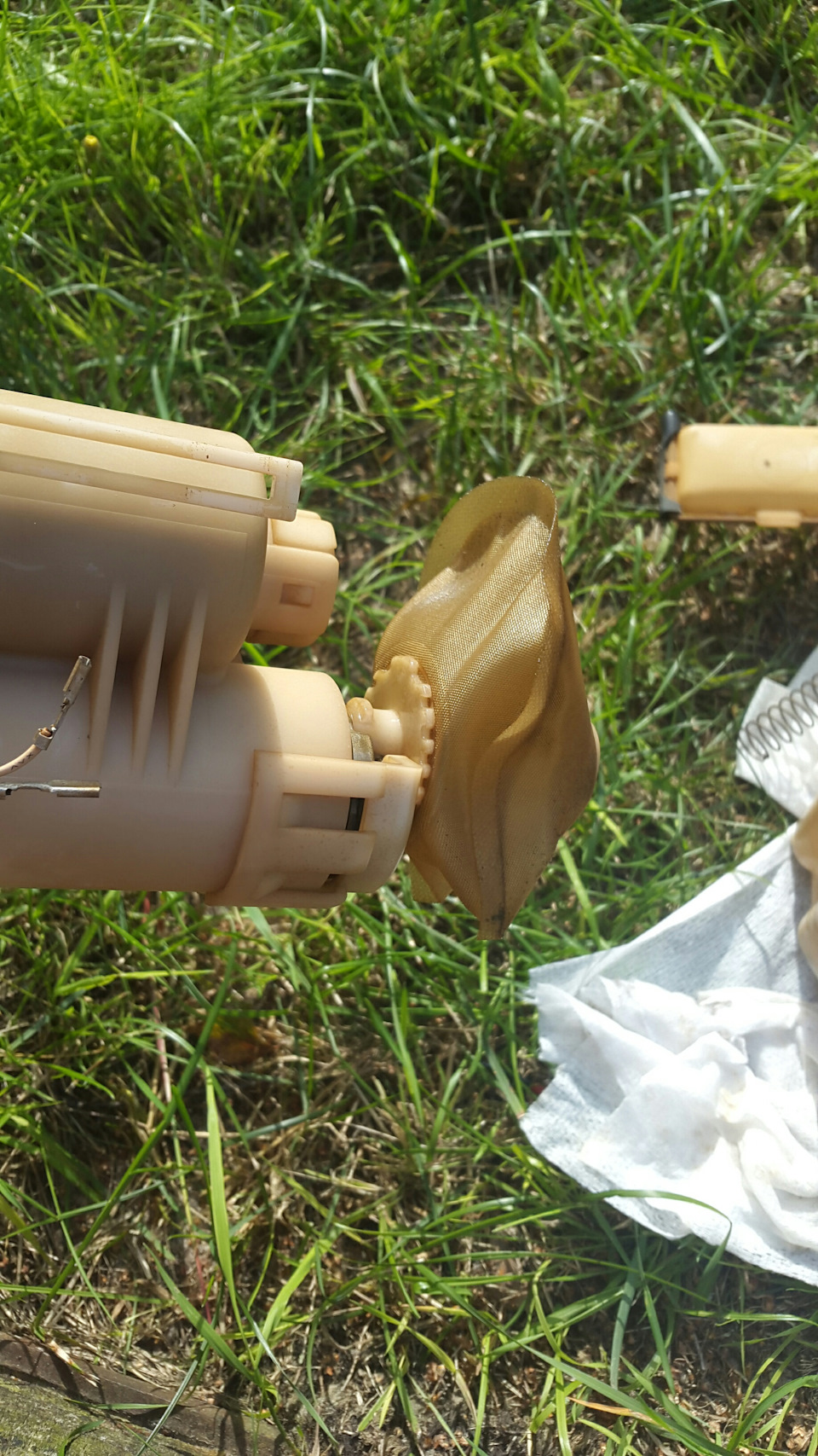 Дачных дел пост! Замена сеточки бензонасоса и чистка датчика уровня ...