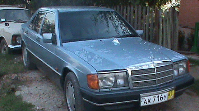 Mercedes-Benz 190 (W201) Голубых кровей Мерс