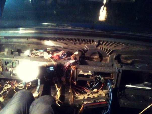 Проклейка торпеды и багажника (антискрип) — Lada 21093i, 1,5 л, 2001 ...