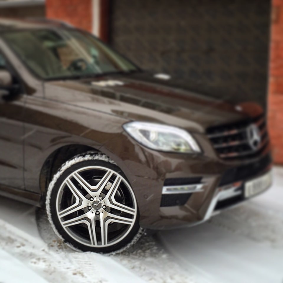 Пару слов о низком профиле и большом диаметре своих колес. — Mercedes-Benz  M Class (W166), 3,5 л, 2015 года | шины | DRIVE2