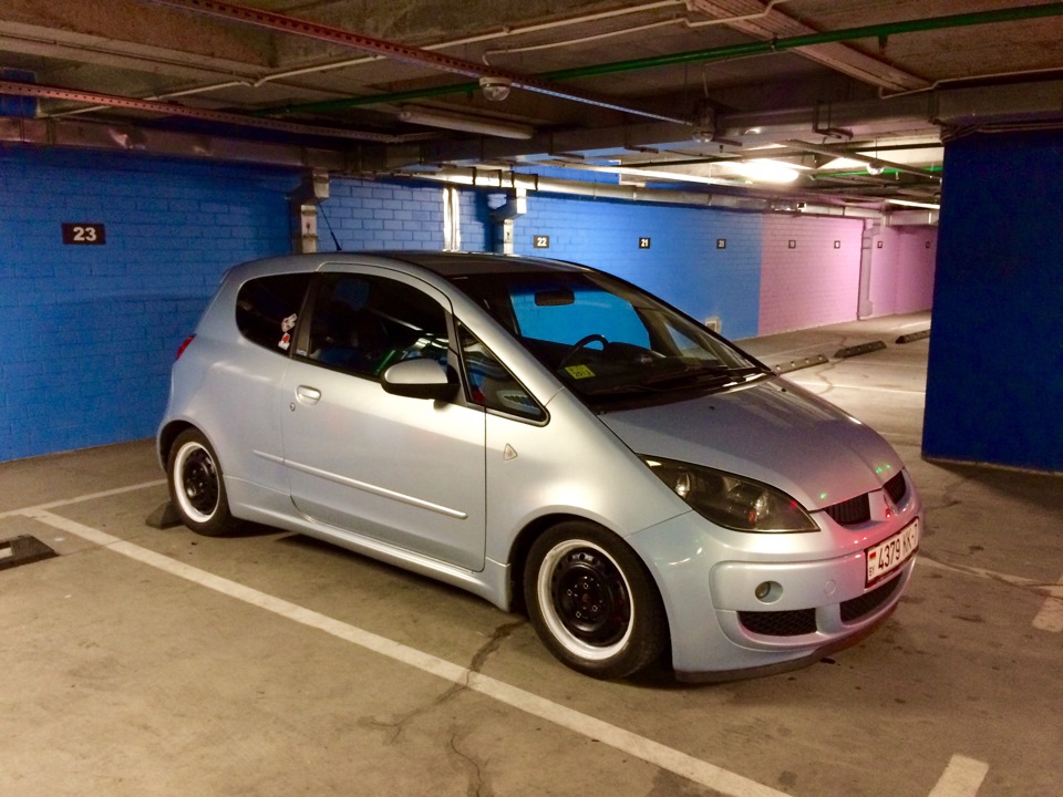 Mitsubishi Colt 5 stance