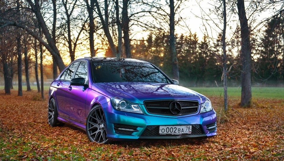 Мерседес c63 AMG фиолетовый