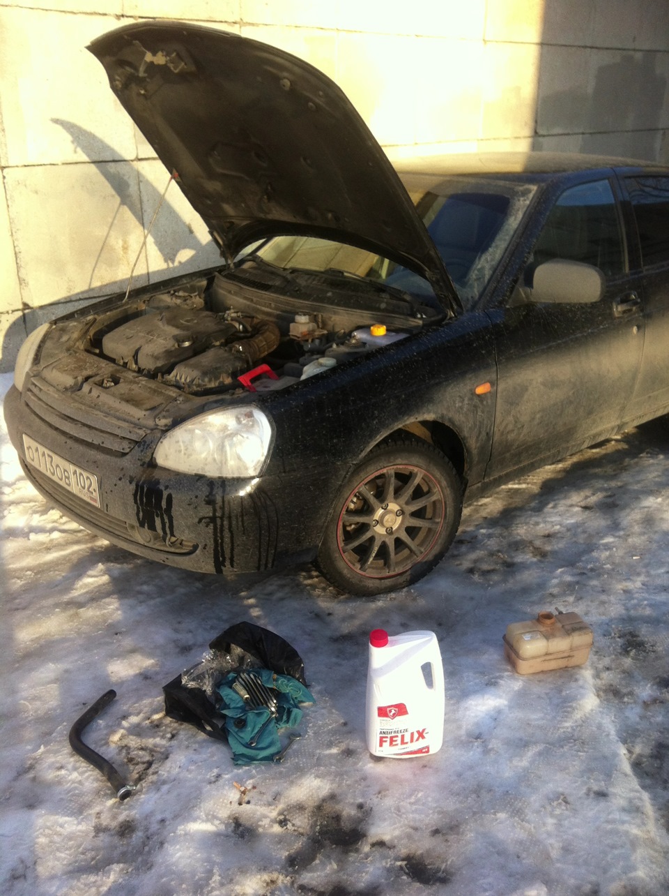 Поменял Расширительный бачок и антифриз!.. — Lada Приора хэтчбек, 1,6 л ...