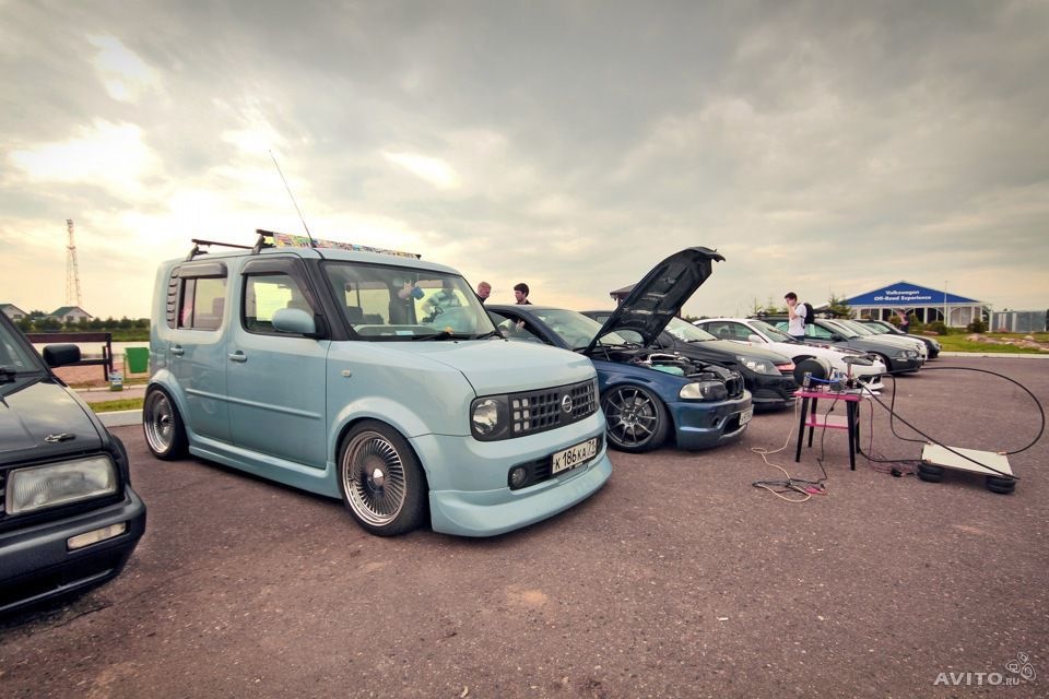 Nissan Cube стенс