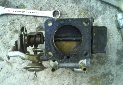 Throttle valve cleaning - Toyota Mark II 20L 1984
