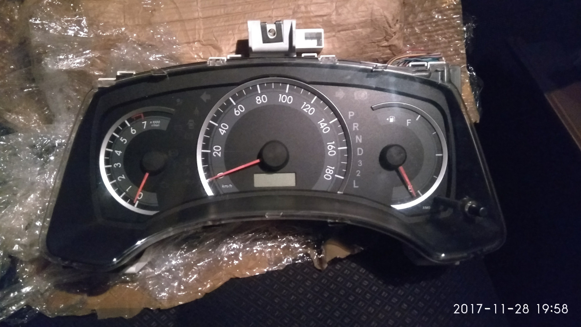 Замена панели приборов — Toyota Isis, 1,8 л, 2005 года | просто так ...