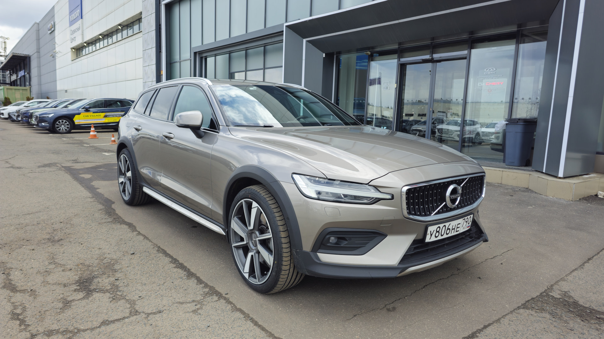 Volvo V60 Cross Country (2G) 2.0 бензиновый 2020 | Lagom Elk на DRIVE2