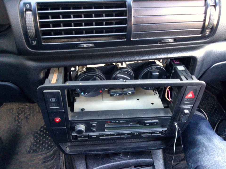 Как снять магнитолу шаран Извлёк штатную магнитолу - Volkswagen Passat B5, 1,9 л, 1997 года своими руками 
