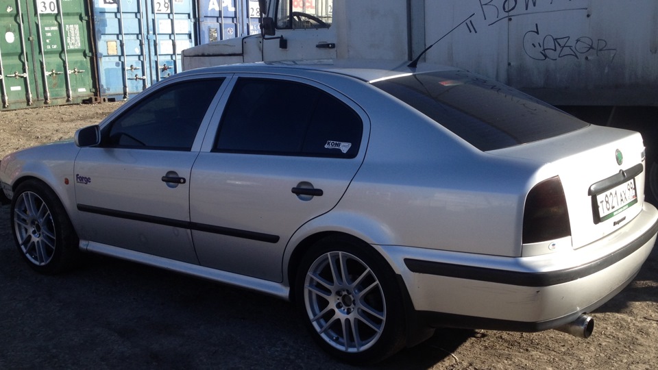 Шкода 1998 год. Skoda Octavia 1998.