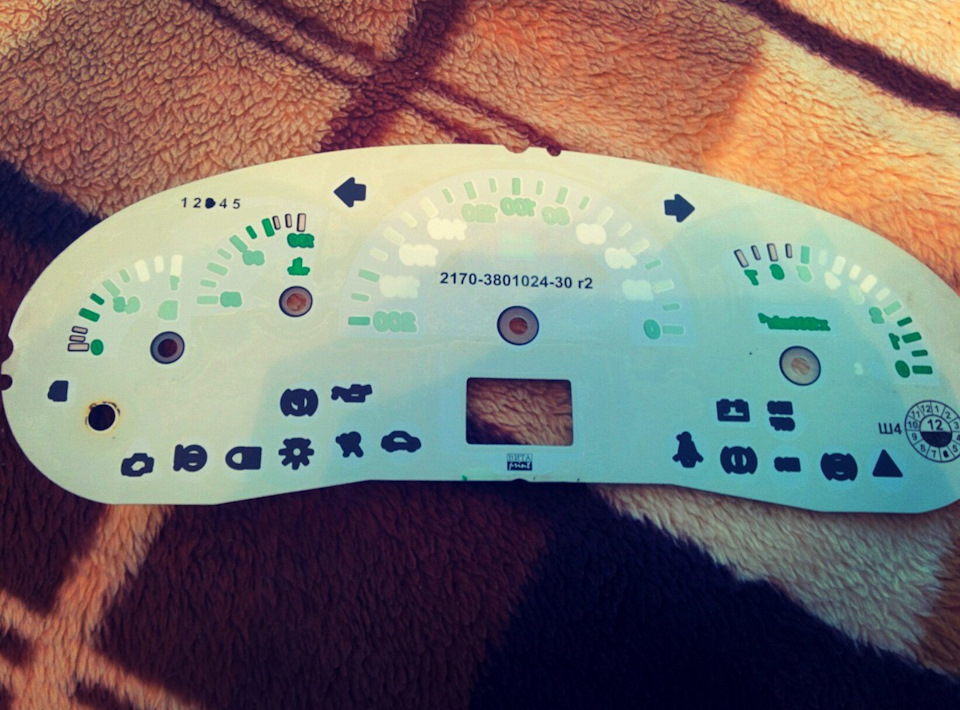 Подсветка щитка приборов — Lada Приора седан, 1,6 л, 2013 года ...